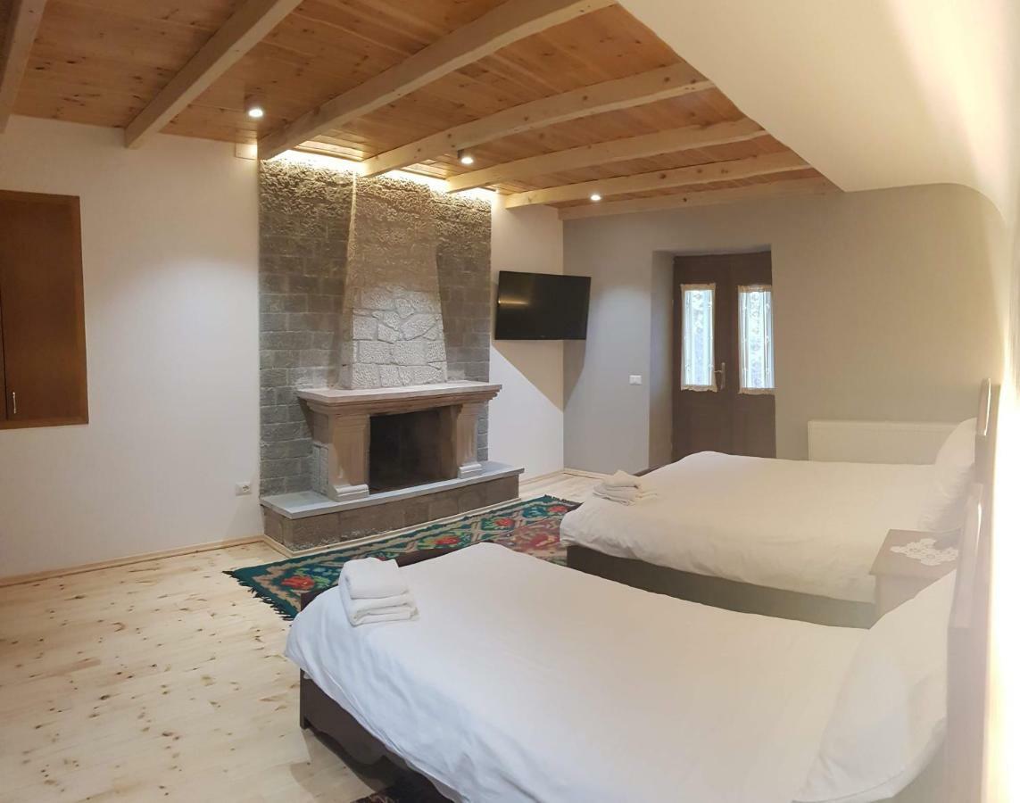 Pashuta Hotel Voskopojë Екстериор снимка