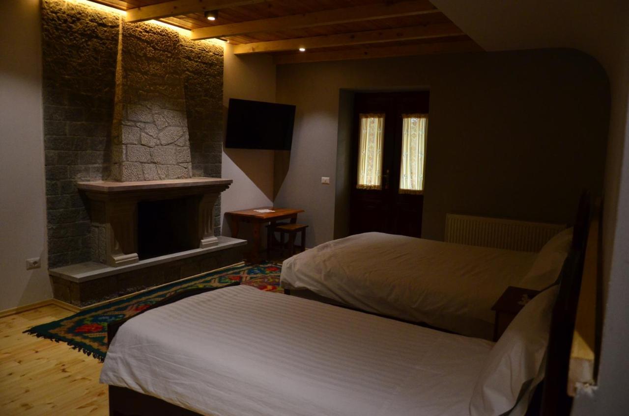 Pashuta Hotel Voskopojë Екстериор снимка